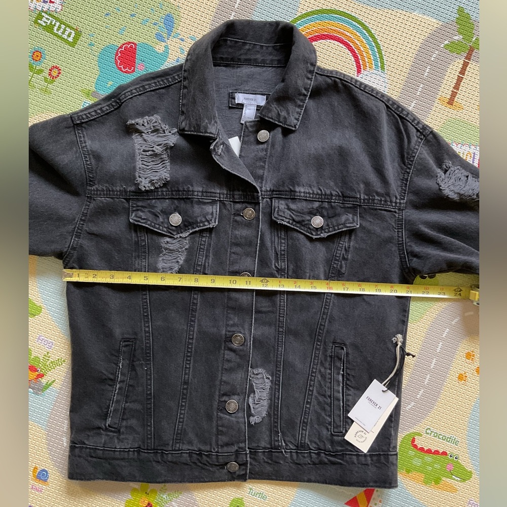 Forever 21 Jean Jacket Denim BlackDistressed Relaxed Womens Size S Oversized.NWT